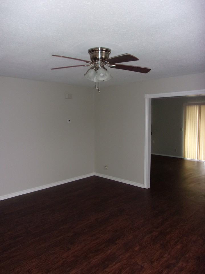 7540 S Embassy Ter - Photo 2 of 11