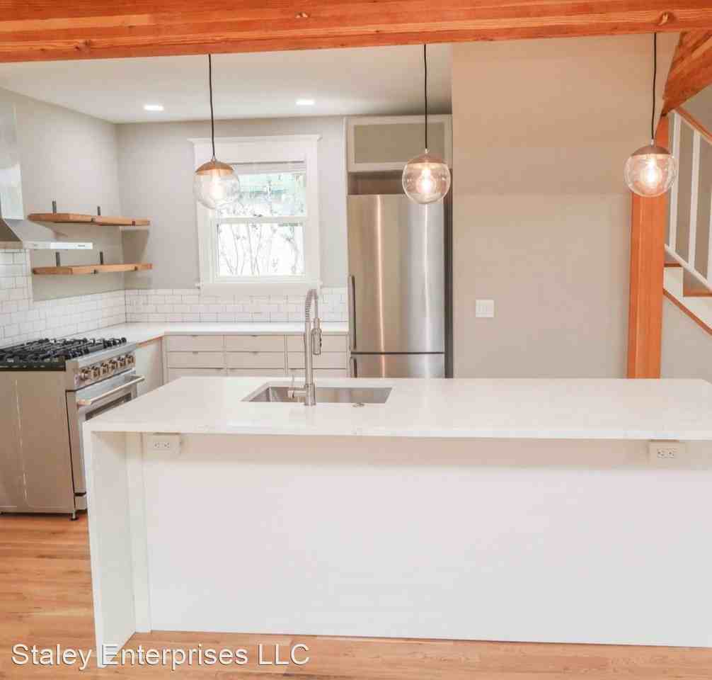 4025 Ne 11th Ave - Photo 2 of 19