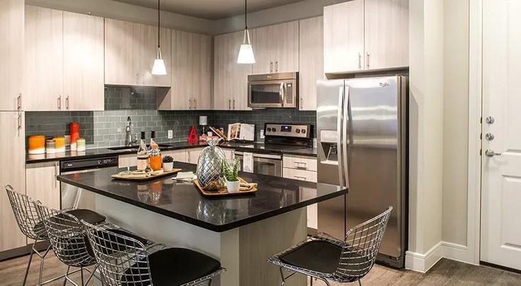 1621 East 6th Street - Photo 3 of 6