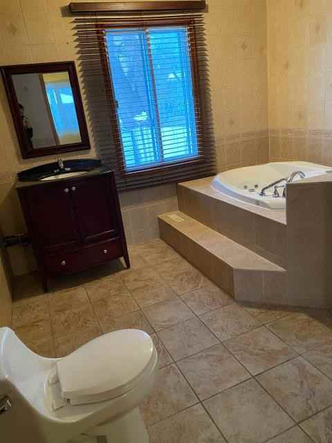 5827 Av Auteuil - Photo 3 of 30