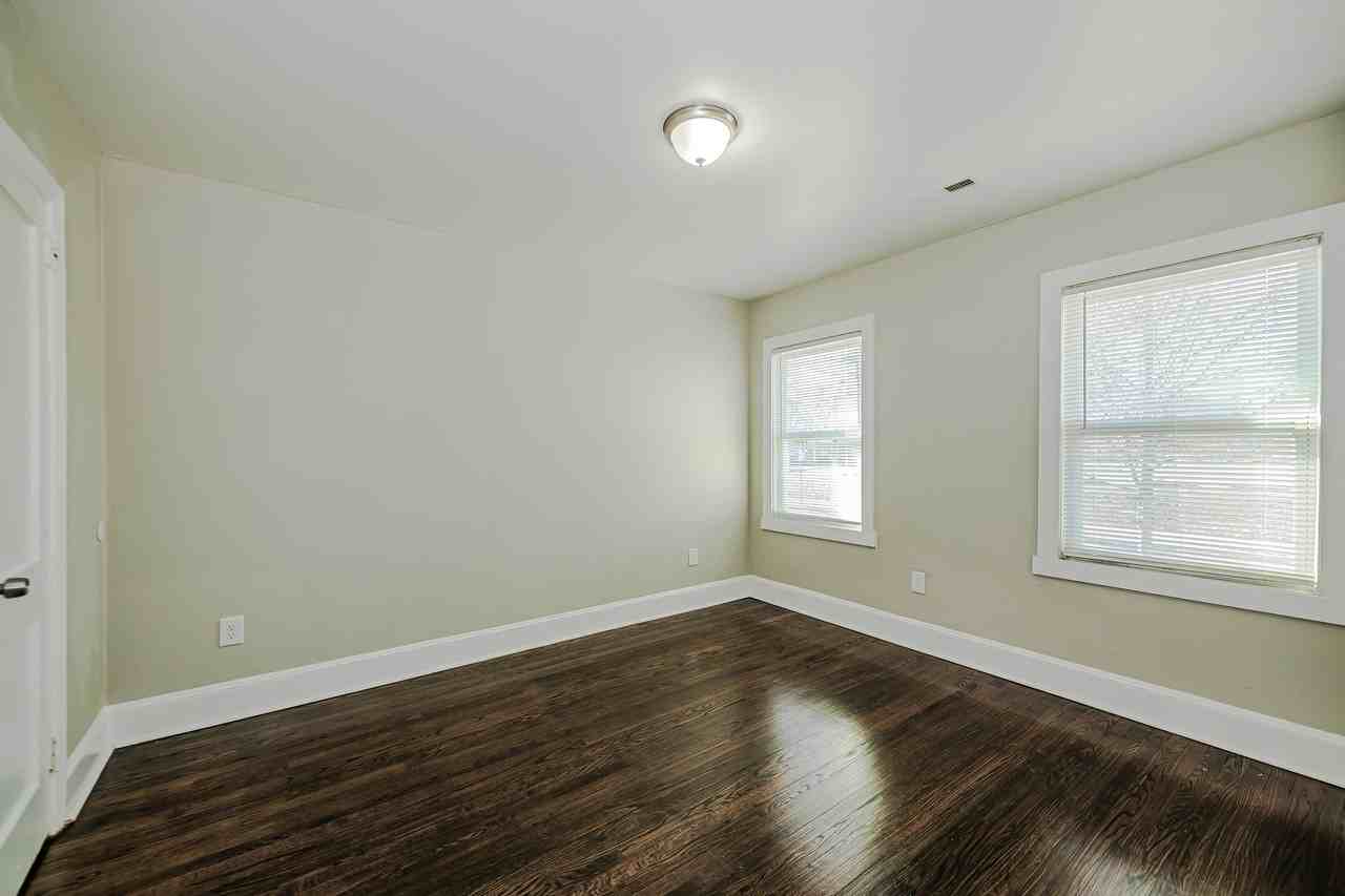 1603 Bancroft St - Photo 3 of 13