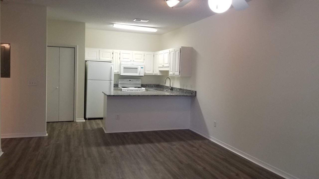 Bayou Villas - Photo 3 of 11