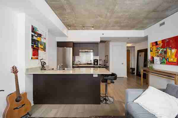 375 King Street West #02906