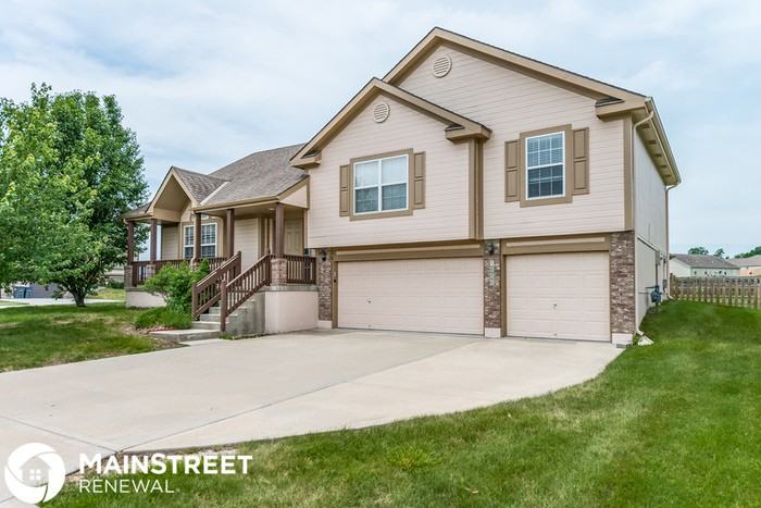 1606 Fairway Ct - Photo 2 of 15