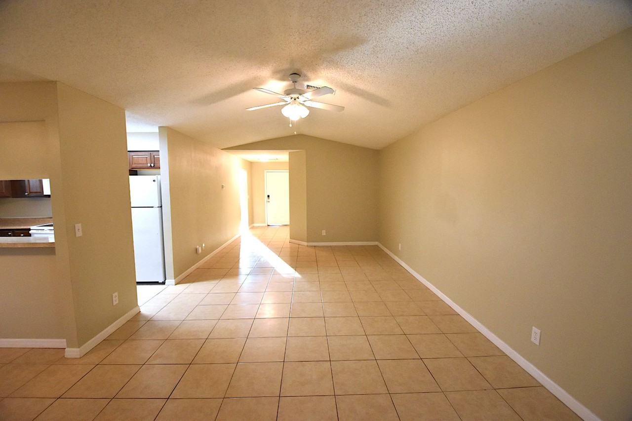 1707 Tarah Trace Dr - Photo 2 of 19