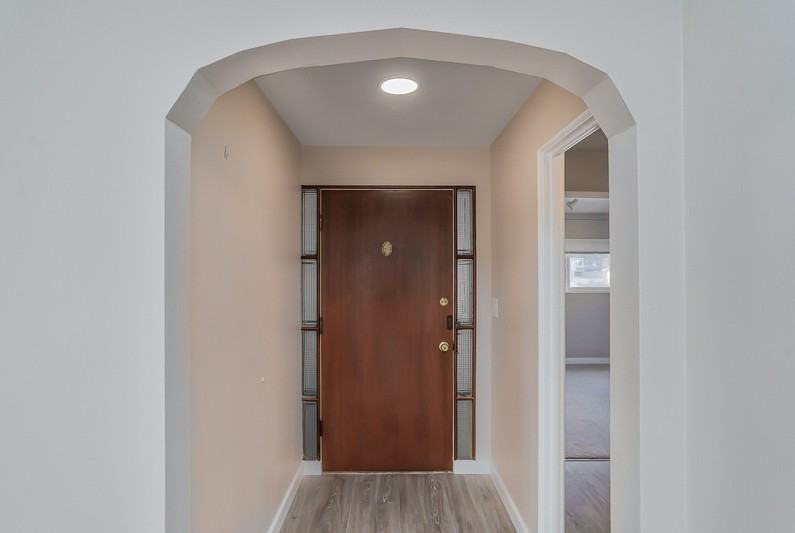 1732 Dexter Ave N - Photo 2 of 12