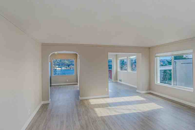 1732 Dexter Ave N - Photo 3 of 12