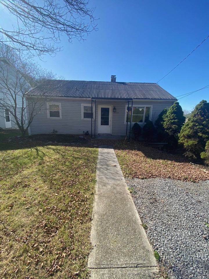 2724 Longview Ter #1 - Photo 2 of 17