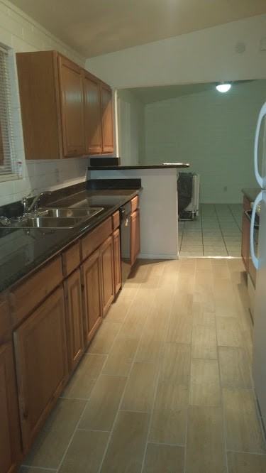 3927 East Cheery Lynn Road #2 - Photo 3 of 5