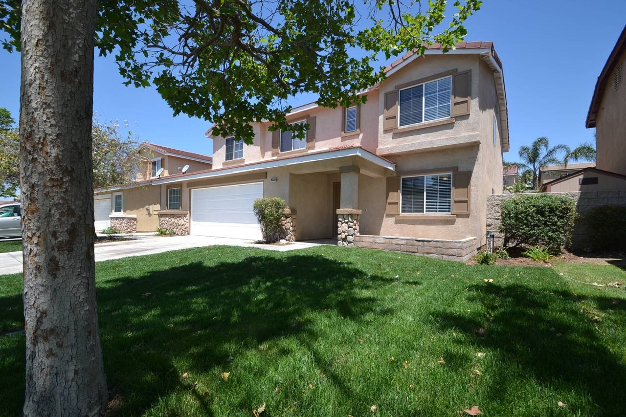 15584 Caravelle Ave - Photo 2 of 8