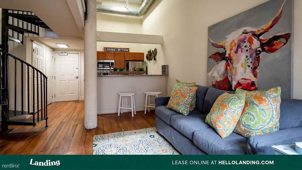 Landing Furnished Apartment The Terraces at Manchester - Photo 3 of 50