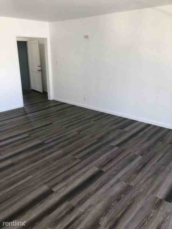 1136 1136 S Holt Ave 1138 1/2 - Photo 3 of 6