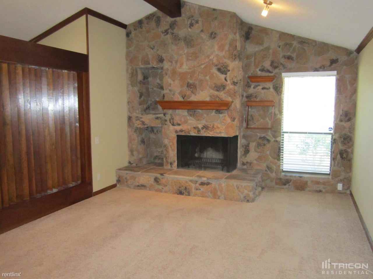 11714 Edgemere Dr - Photo 3 of 15