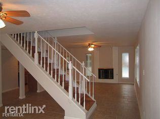 1003 Meadow View Cir - Photo 3 of 10