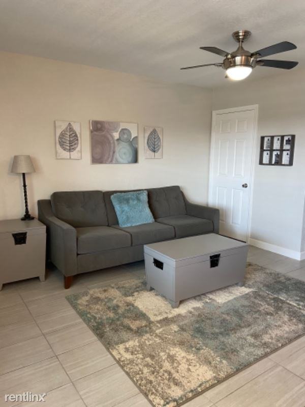 1011 1011 S Miramar Ave 8 - Photo 2 of 12