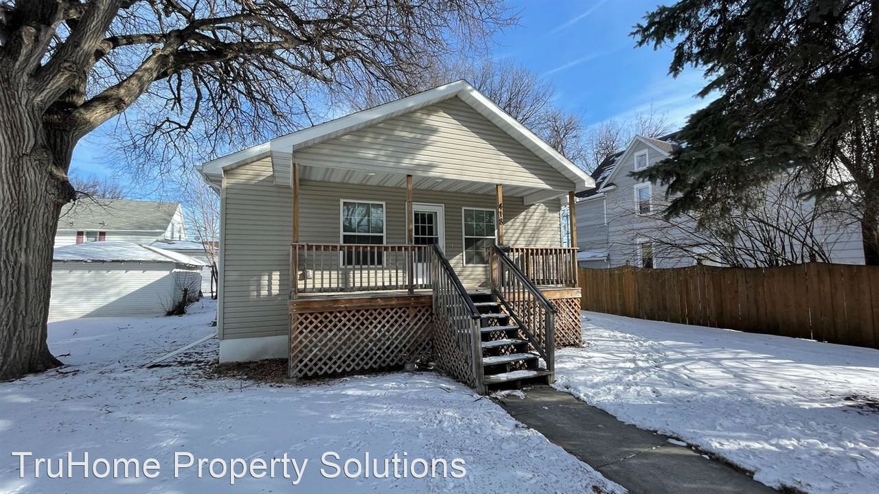 418 N 4th St - Photo 3 of 42