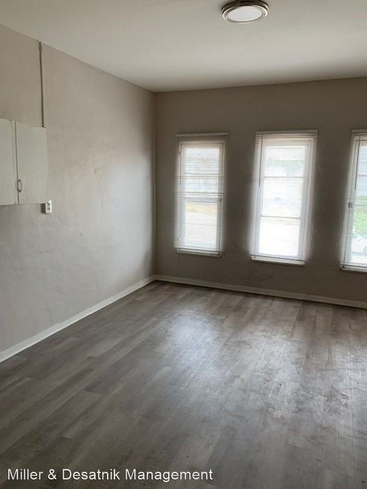 1609 BELOIT AVE - Photo 3 of 23