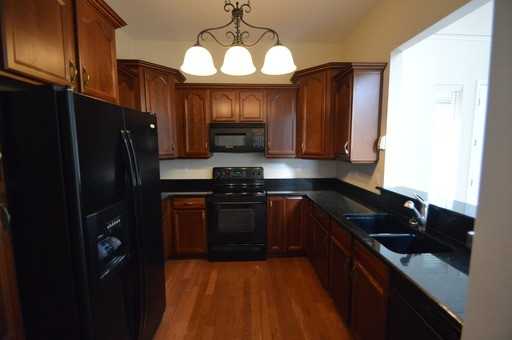 319 Bay Run St - Photo 3 of 19