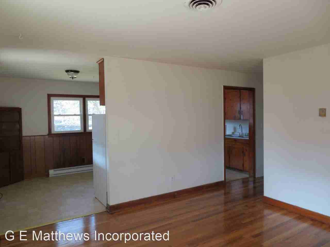 403 Railroad Ave - Photo 3 of 18