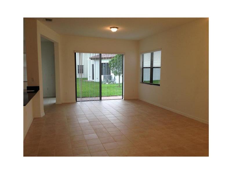 9371 SW 37th Ct - Photo 2 of 5