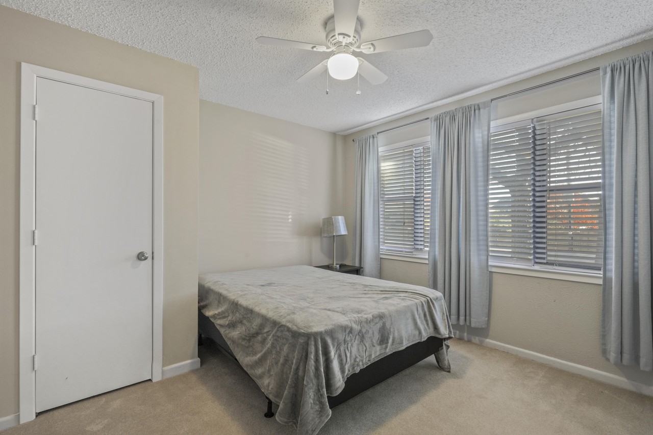 9855 Ray White Road (id.508) - Photo 2 of 21