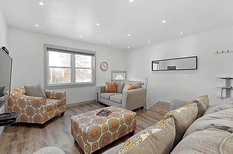 236 S Grandview Ave - Photo 3 of 12