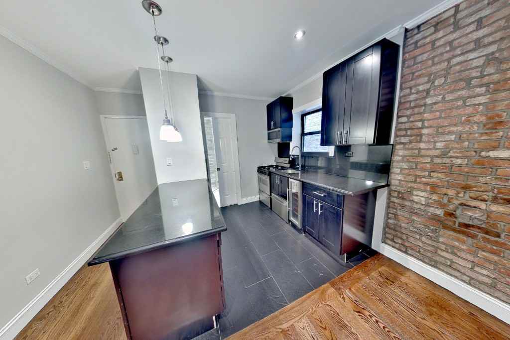 436 W 52nd St #8D - Photo 4 of 7