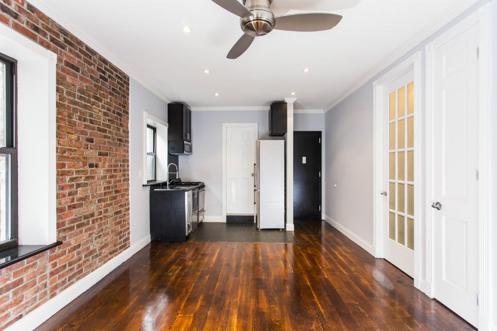 W 52nd St #12 - Photo 3 of 7