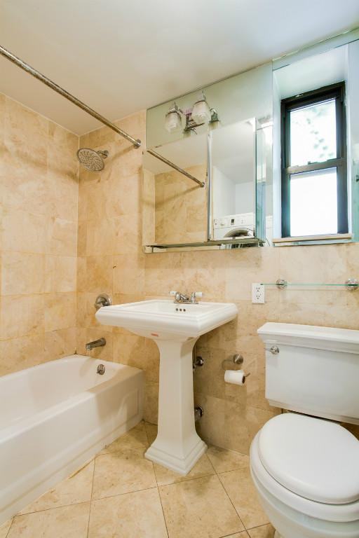 233 E 29th St #3S - Photo 4 of 4