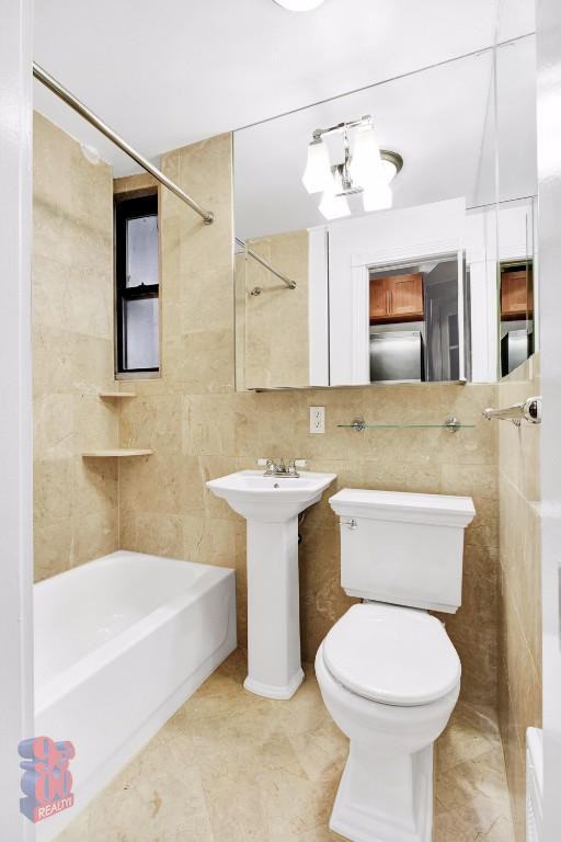 E 35th St #31 - Photo 3 of 5