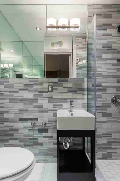 W 52nd St #8 - Photo 3 of 6