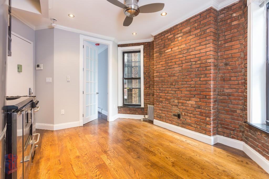 W 103rd St #3FW - Photo 5 of 8