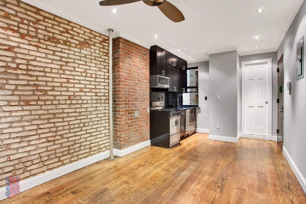 W 52nd St #7C - Photo 2 of 8