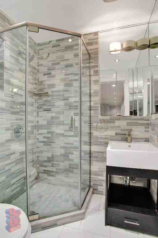W 52nd St #7C - Photo 4 of 8