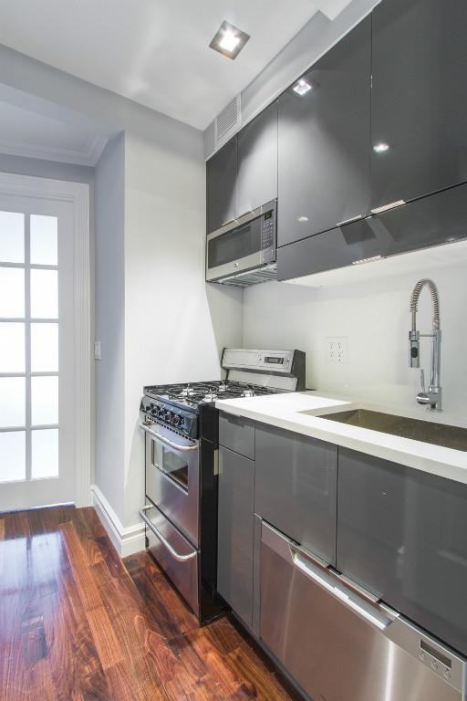 Ridge St #3R - Photo 2 of 7