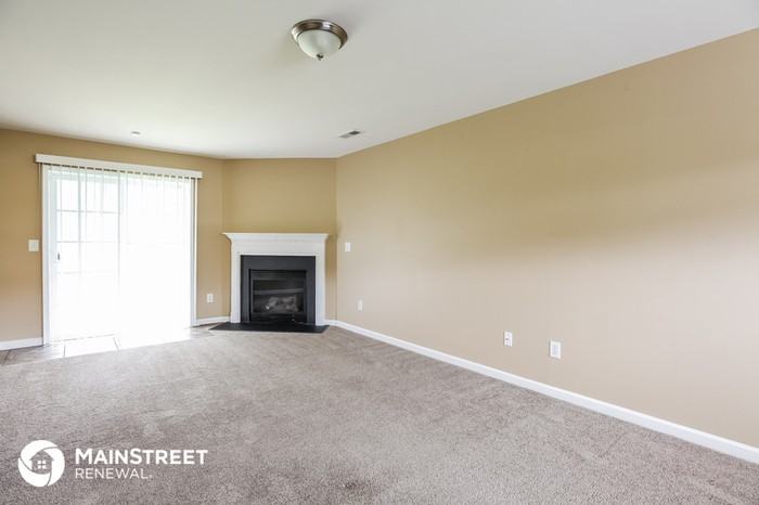 212 Mallard View Ln - Photo 3 of 15