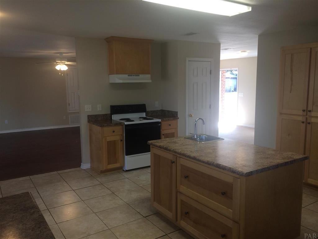 7142 Santa Barbara St - Photo 2 of 16