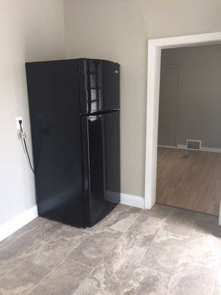 124 Forward Avenue #B - Photo 2 of 6