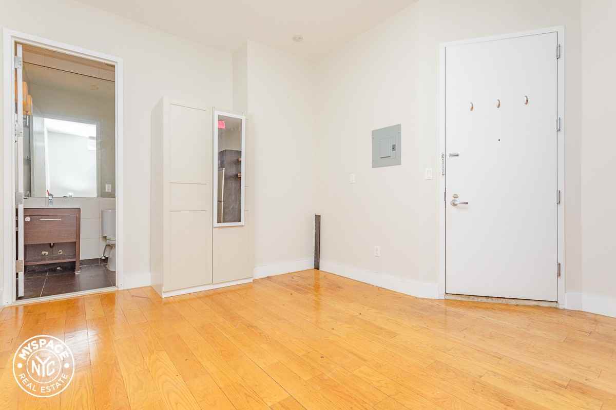828 Saint Johns Pl #1F