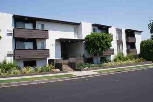 1310 Wellesley Ave #114