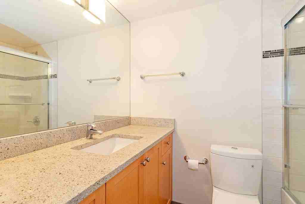 371 W Kings Rd - Photo 3 of 4