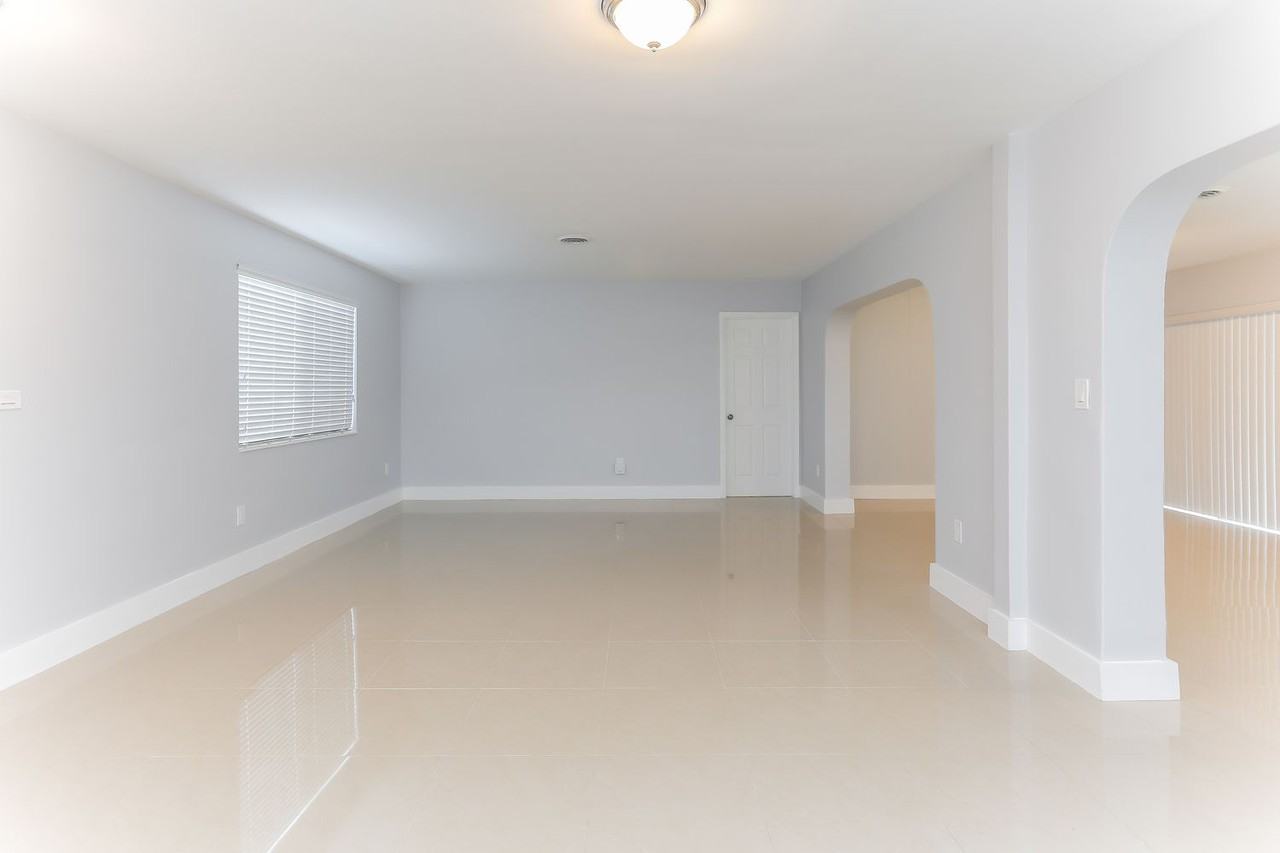 8501 Nw 184th St - Photo 3 of 21