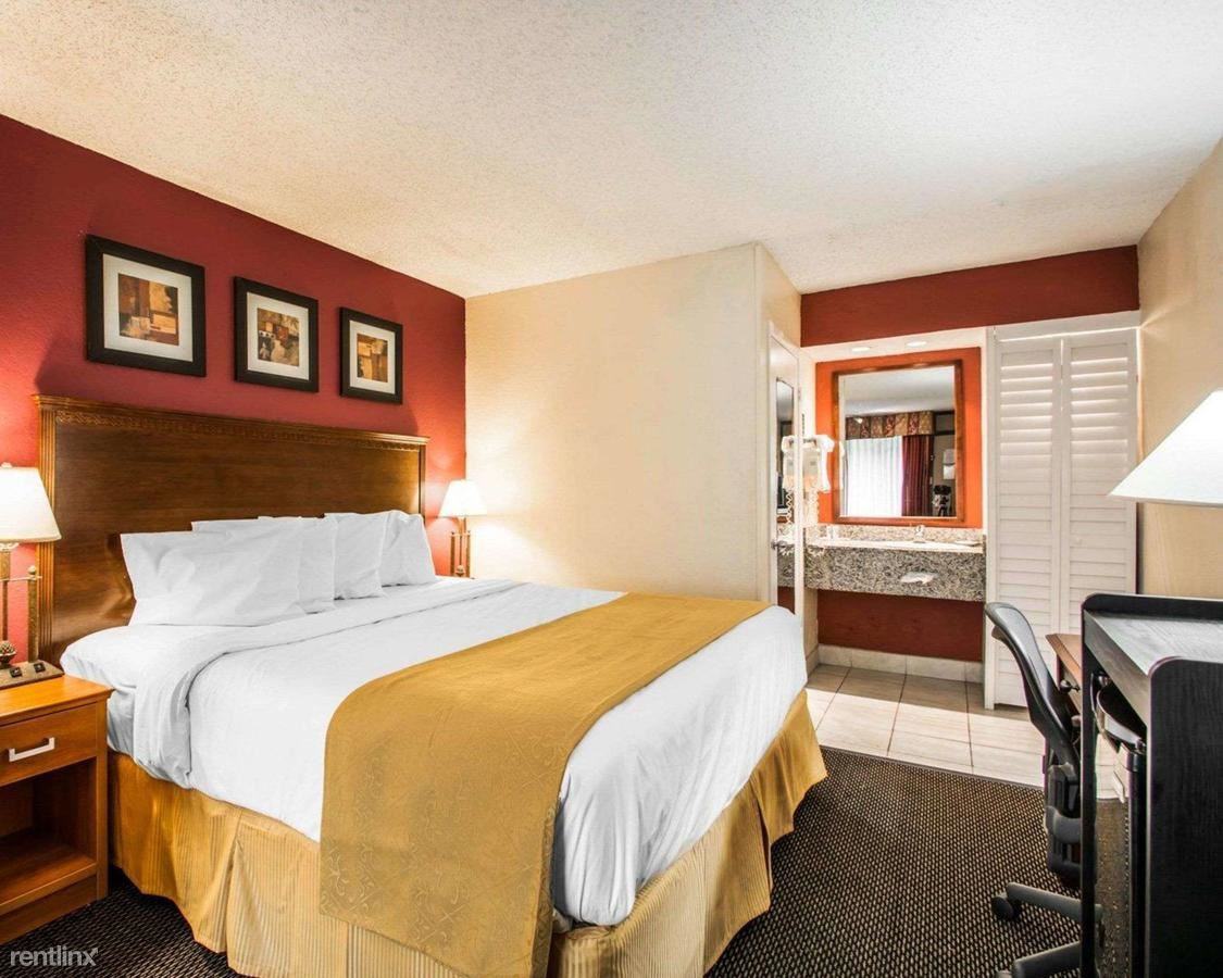 2520 Stirling Rd - Photo 2 of 4