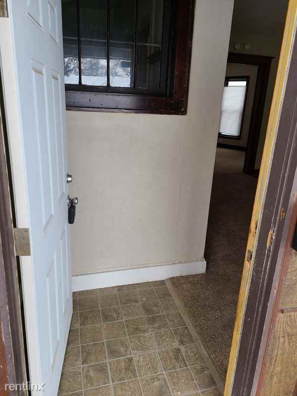 923 923 21st St A - Photo 2 of 12