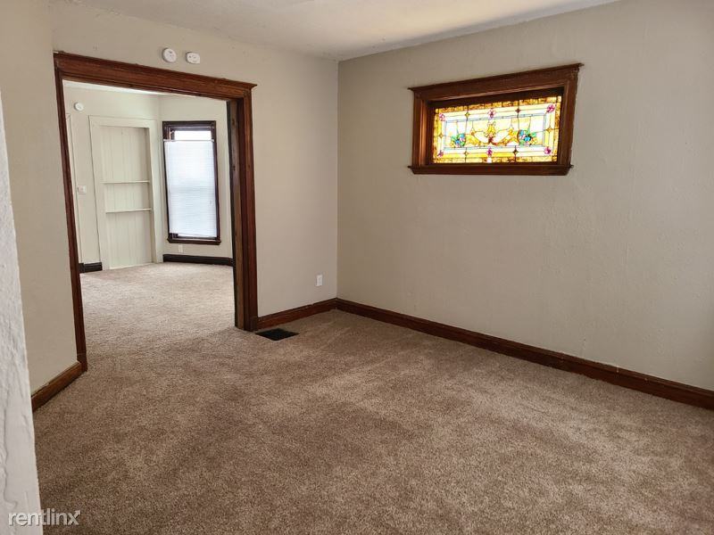 923 923 21st St A - Photo 3 of 12