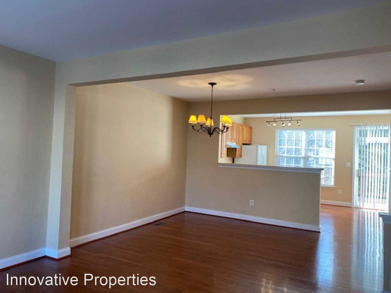 826 Stonehurst Ct - Photo 3 of 20