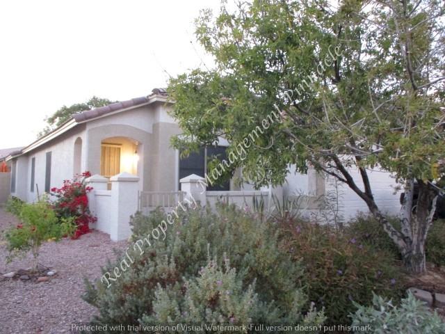 8818 S 10th St - Photo 2 of 18