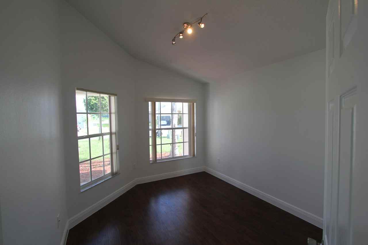 210 Garberia Dr - Photo 3 of 12