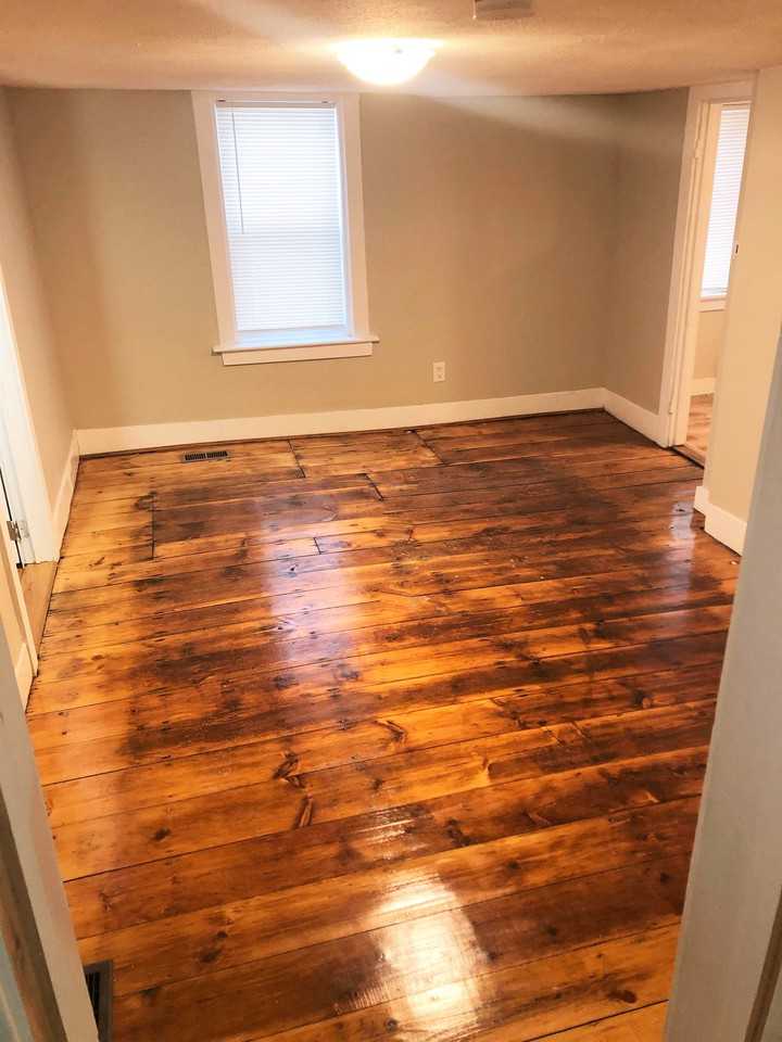 37 Broad St - Photo 3 of 3