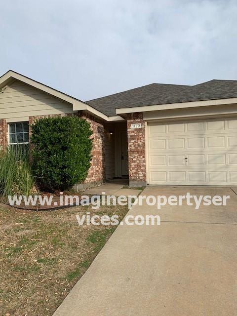 1122 Augustin Dr - Photo 2 of 15
